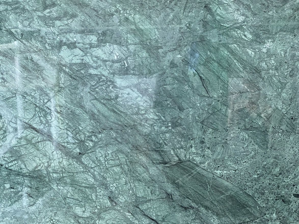 Verde Alpes — Mármol · Nuevo Horizonte Marmolería