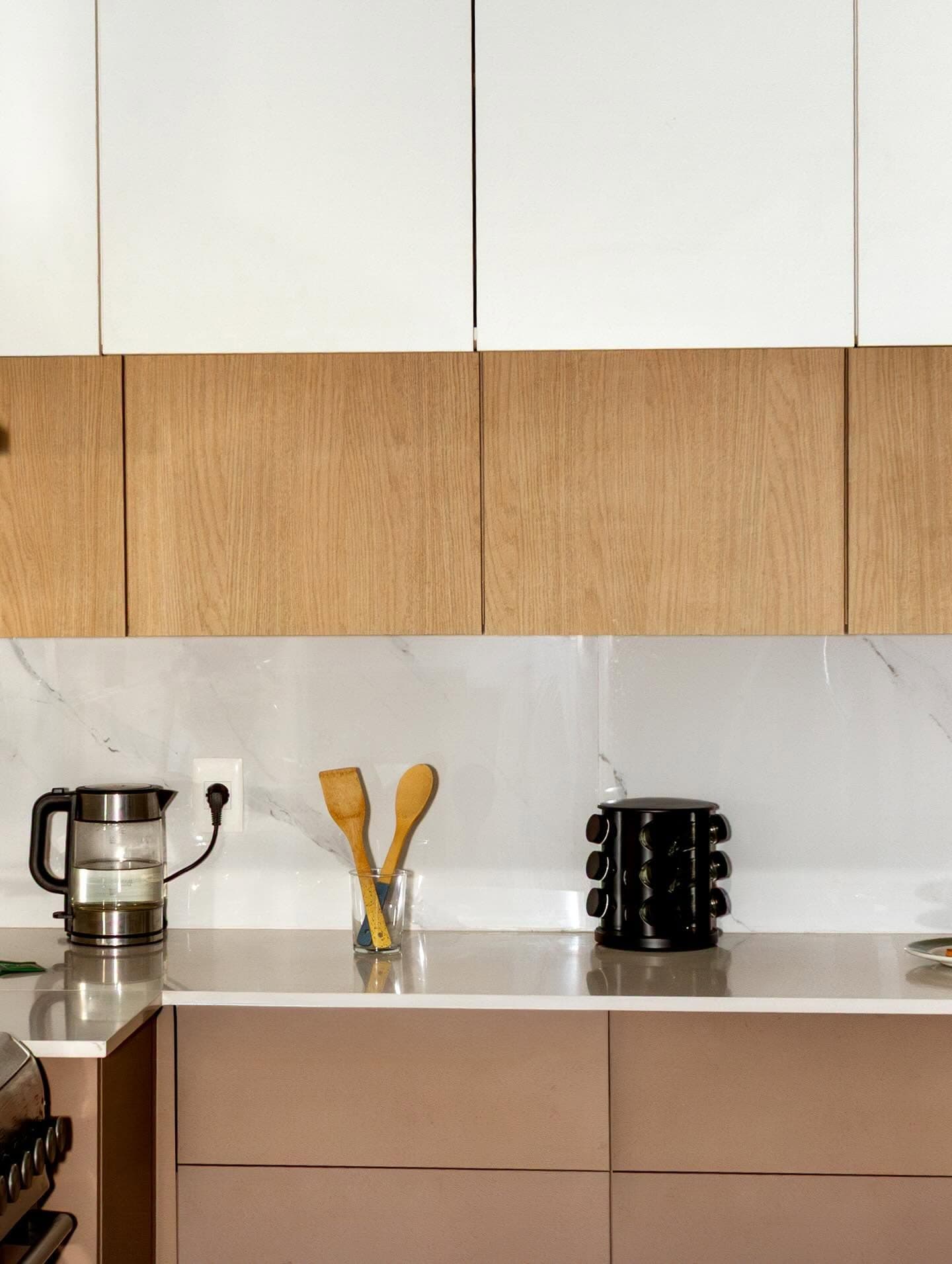 Mesadas de cocina en Silestone en Silestone Miami Vena — Montevideo · Nuevo Horizonte Marmolería